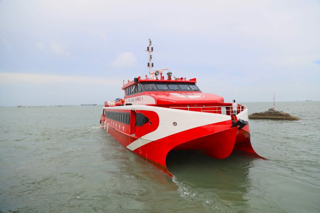 tàu cao tốc hai thân Phú Quốc Express giúp giảm thiểu tình trạng say sóng