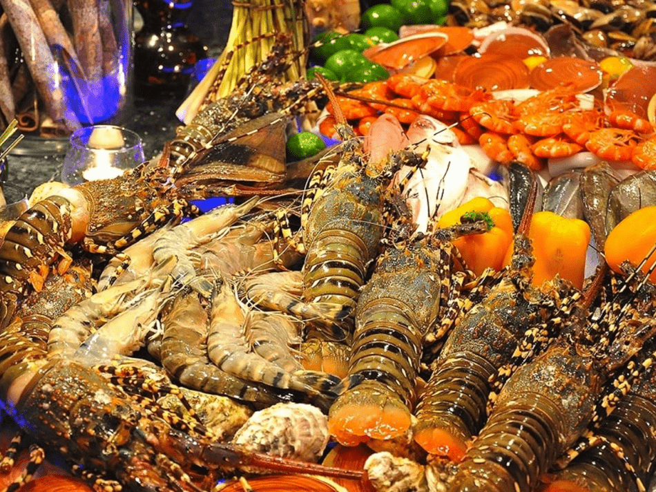 Hải sản tươi sống cực bắt mắt làm các tín đồ "thèm thuồng"