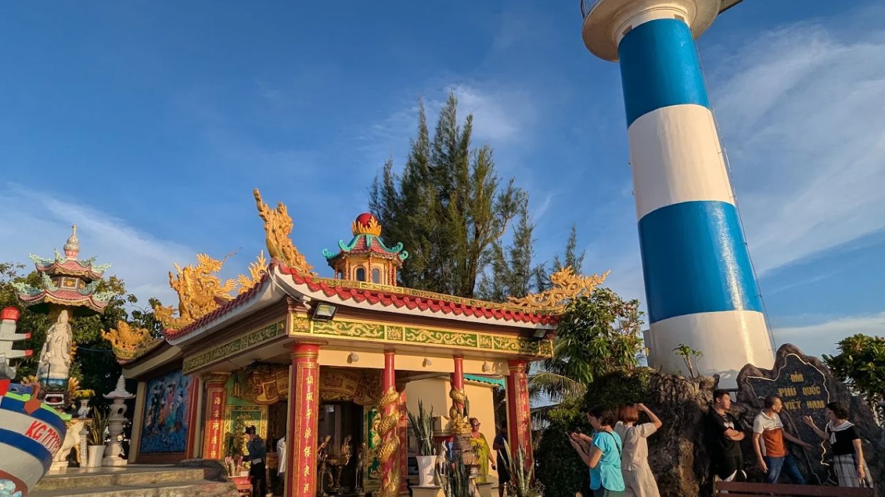 Lễ hội Dinh Cậu là lễ hội Phú Quốc đặc sắc khó quên tại đảo ngọc.
