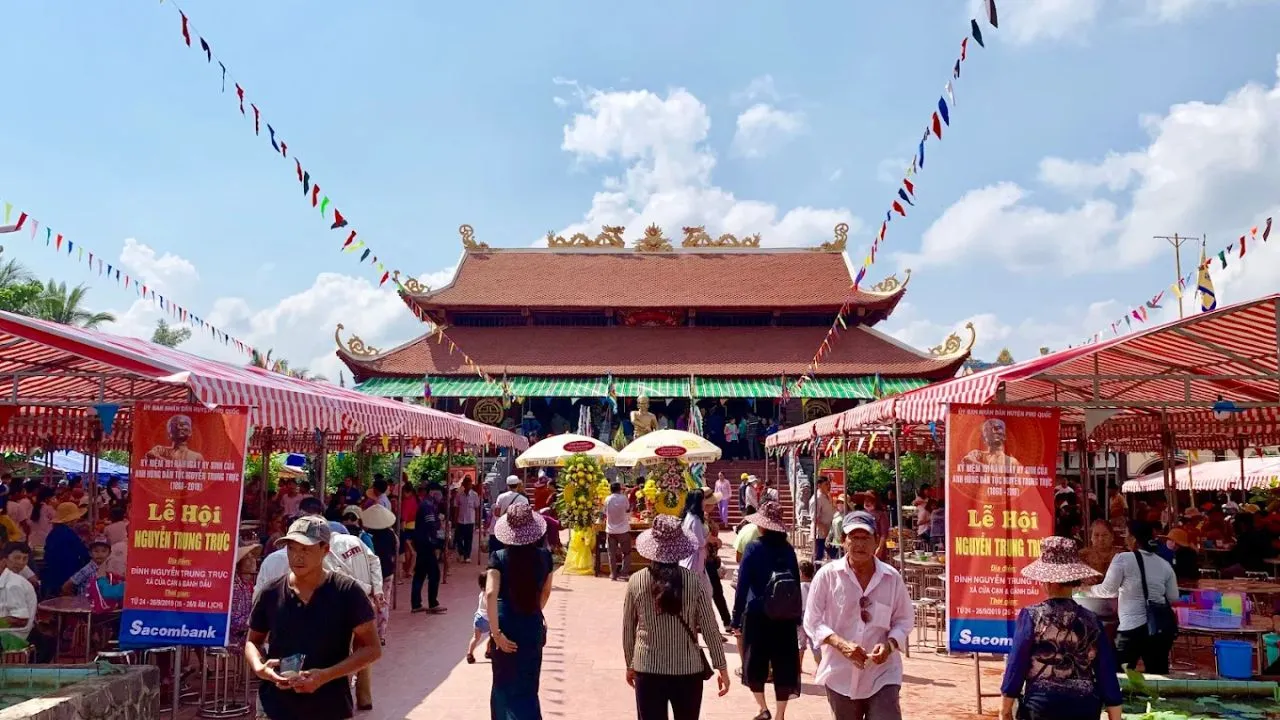 Lễ hội Nguyễn Trung Trực là dịp để người dân Phú Quốc bày tỏ lòng tôn kính với vị anh hùng dân tộc.