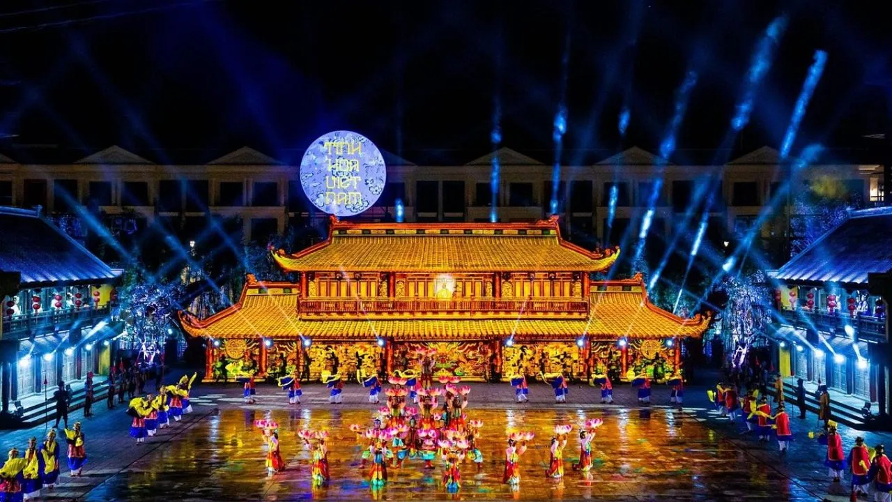 Mãn nhãn với các show diễn thực cảnh hiện đại kết hợp âm thanh, ánh sáng đẳng cấp giữa lòng đảo ngọc.