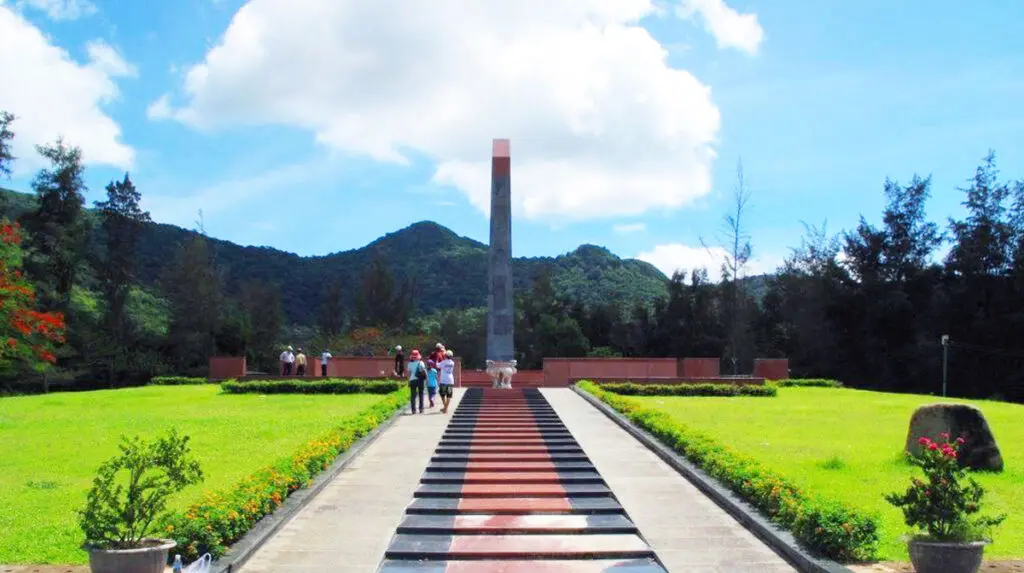 Take a speedboat to Con Dao to visit Vo Thi Sau's grave for spiritual tourism