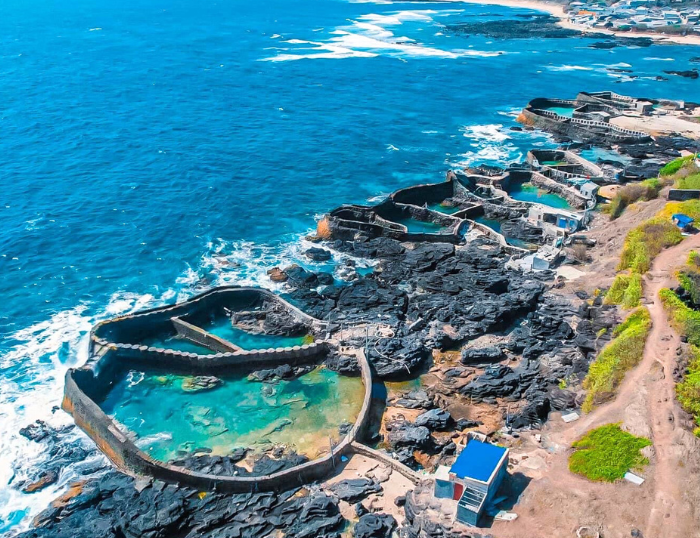 スピードボートでフークイ島へ旅行する際には天気の良い日を選ぶのが、船酔いを防ぐのに効果的な秘訣です。