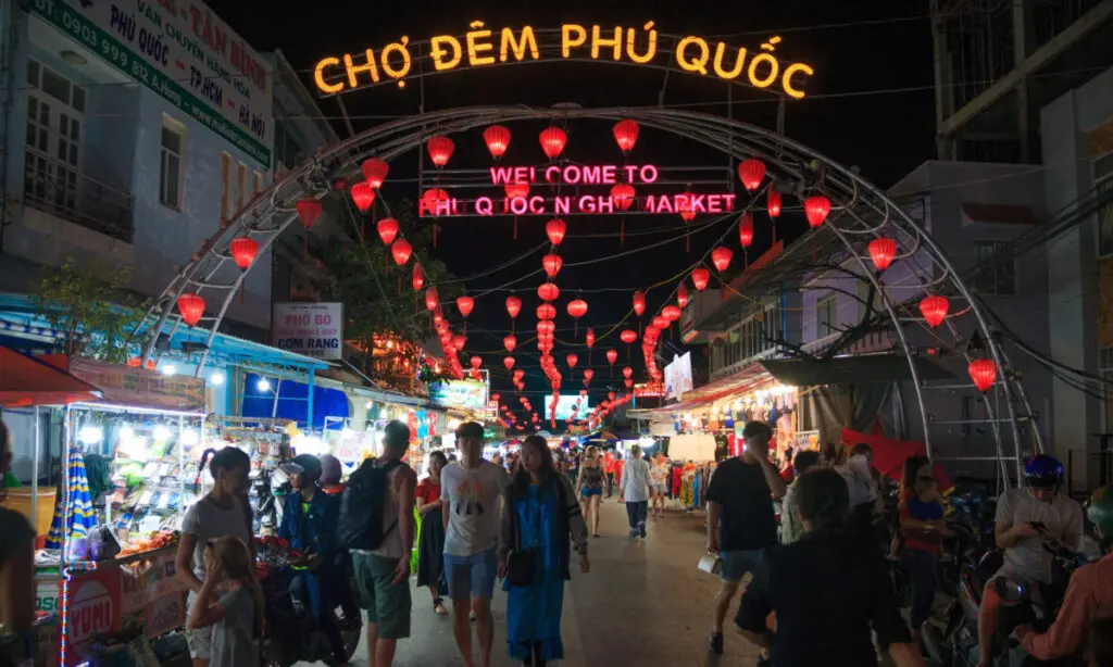 រថភ្លើងល្បឿនលឿន Phu Quoc Express 9