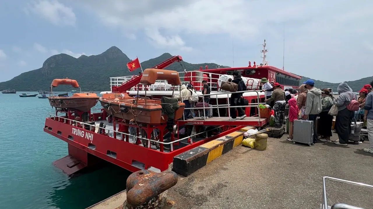 Tàu Phú Quốc Express đi Côn Đảo êm ái, an toàn