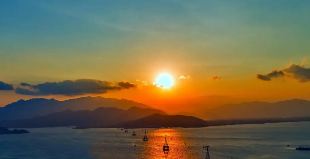 ミッシェル・バテュ.日の沈むロングビーチ.額付.海.自然風景.夕焼け ミッシェル・バテュ 日の沈むロングビーチ 額付 海 自然風景