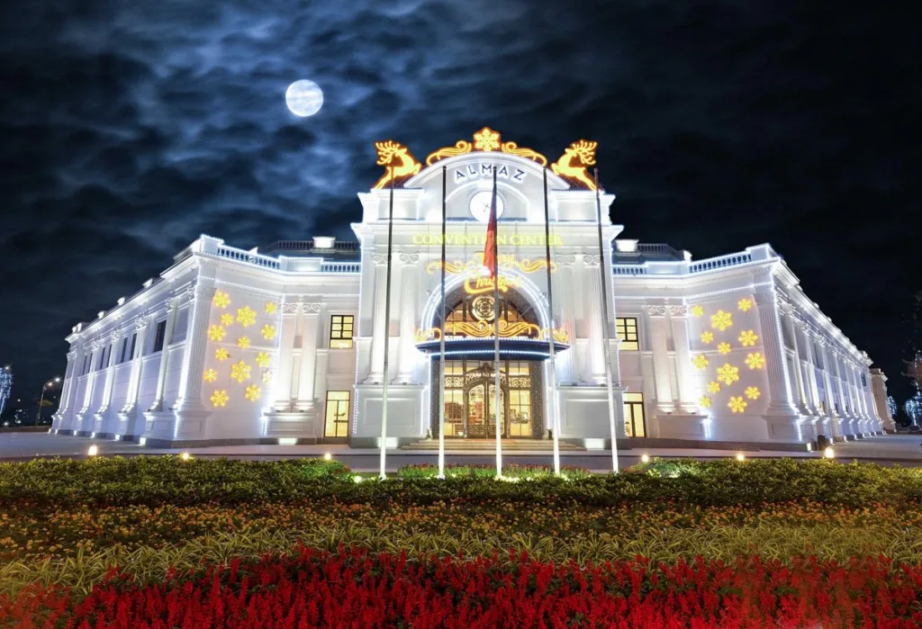 មជ្ឈមណ្ឌលធ្វើម្ហូប Almaz ដែលមានមុខម្ហូបជាច្រើនមុខមកពីជុំវិញពិភពលោក