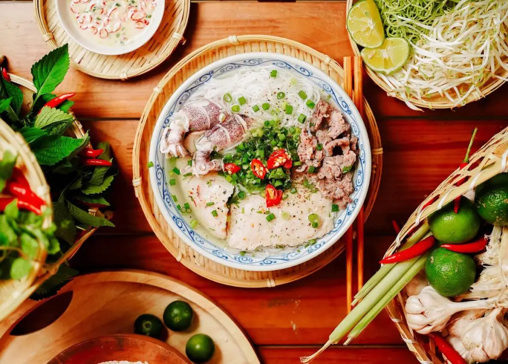 ទូកល្បឿនលឿន-ប៊ុន-ក្វាយ-ភូ-កុក