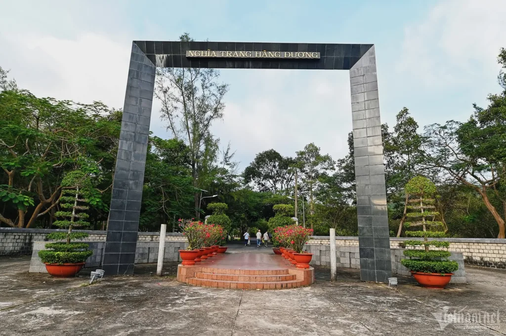 Lễ mộ cô Sáu - du lịch tâm linh tại Côn Đảo