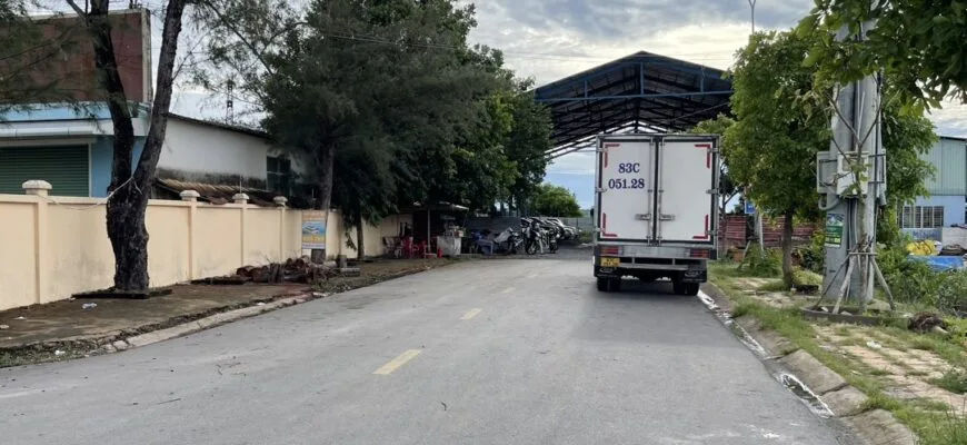 Covered parking lot at the port Trần Đề