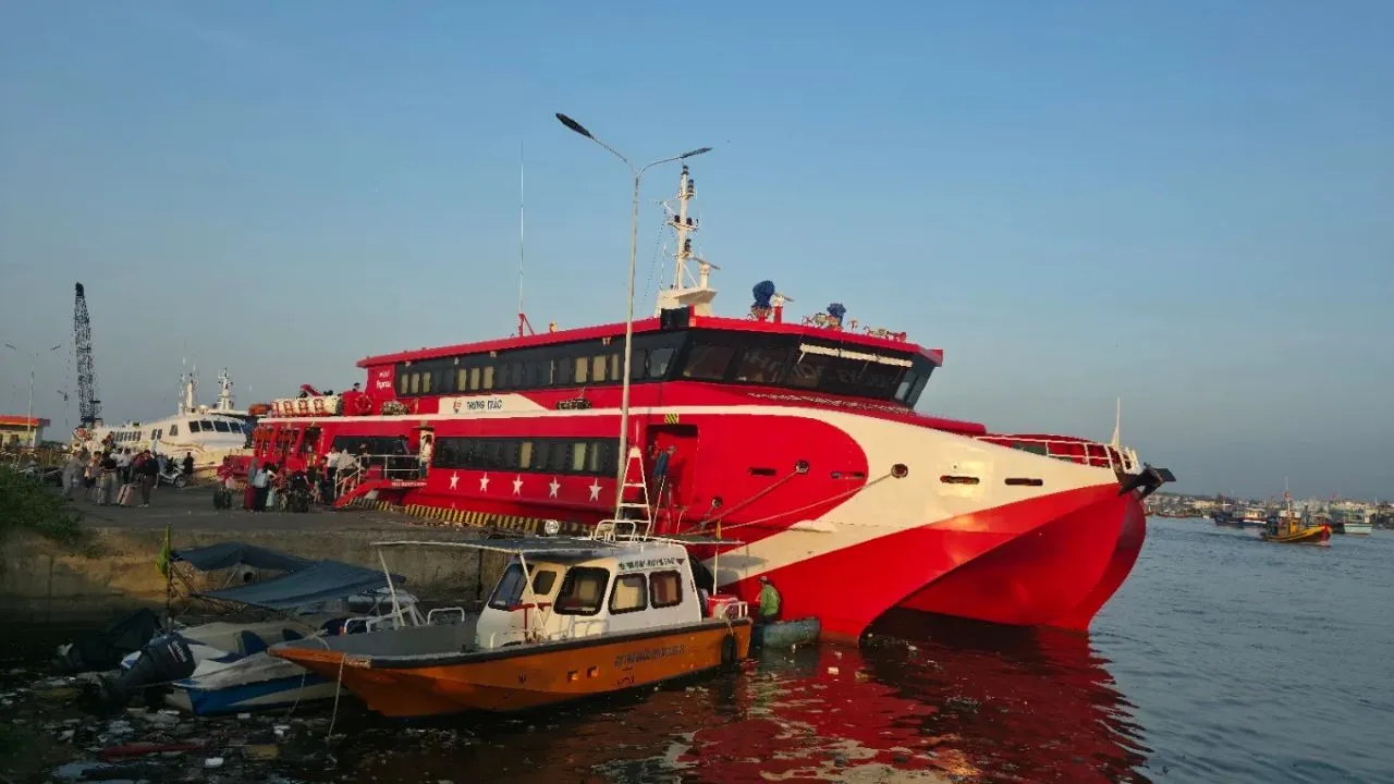 Tàu cao tốc Trưng Trắc hai thân của Phú Quốc Express sẽ giúp bạn giảm say sóng