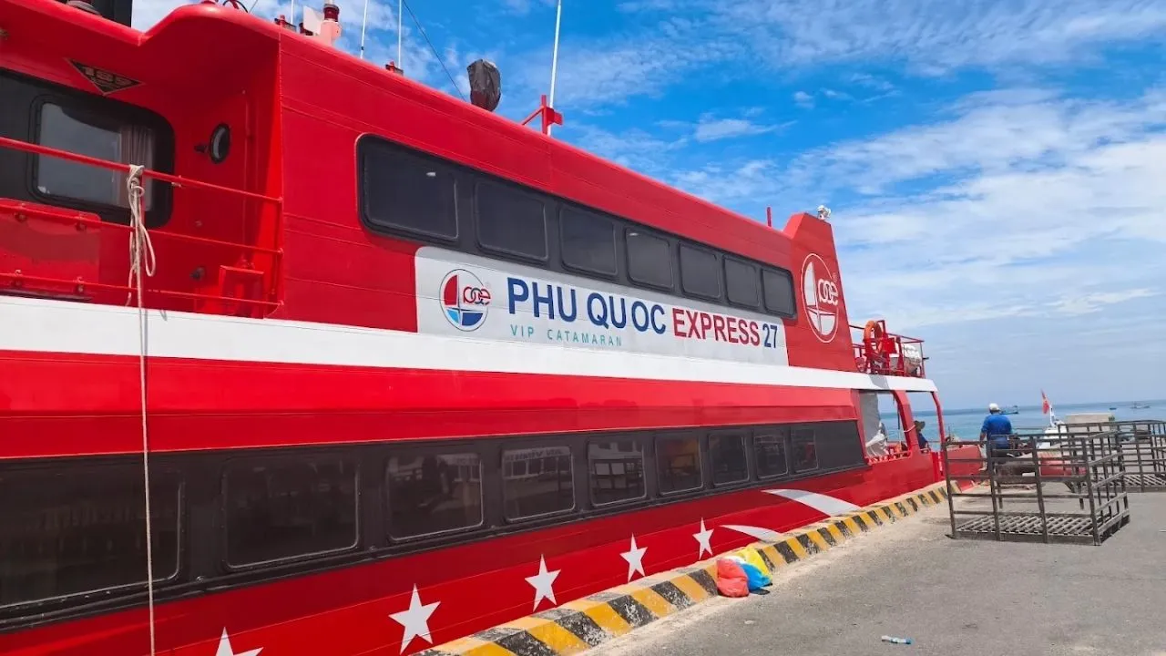 Tàu cao tốc Phú Quốc Express từ Sa Kỳ đi Lý Sơn