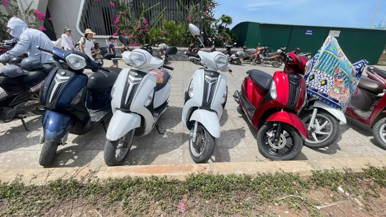Thuê xe máy trên đảo Lý Sơn
