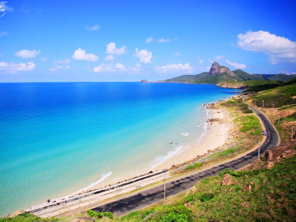 Bãi biển du lịch tour Sài Gòn - Côn Đảo