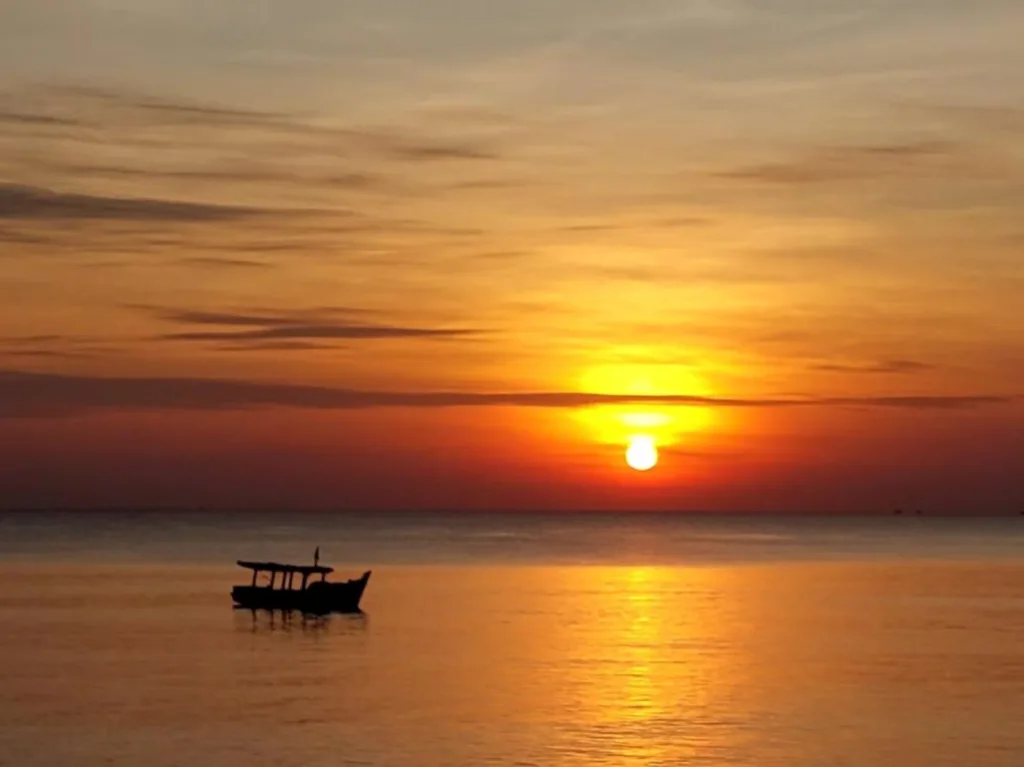 Bai Truong Phú Quốc - a poetic place to watch the sunset