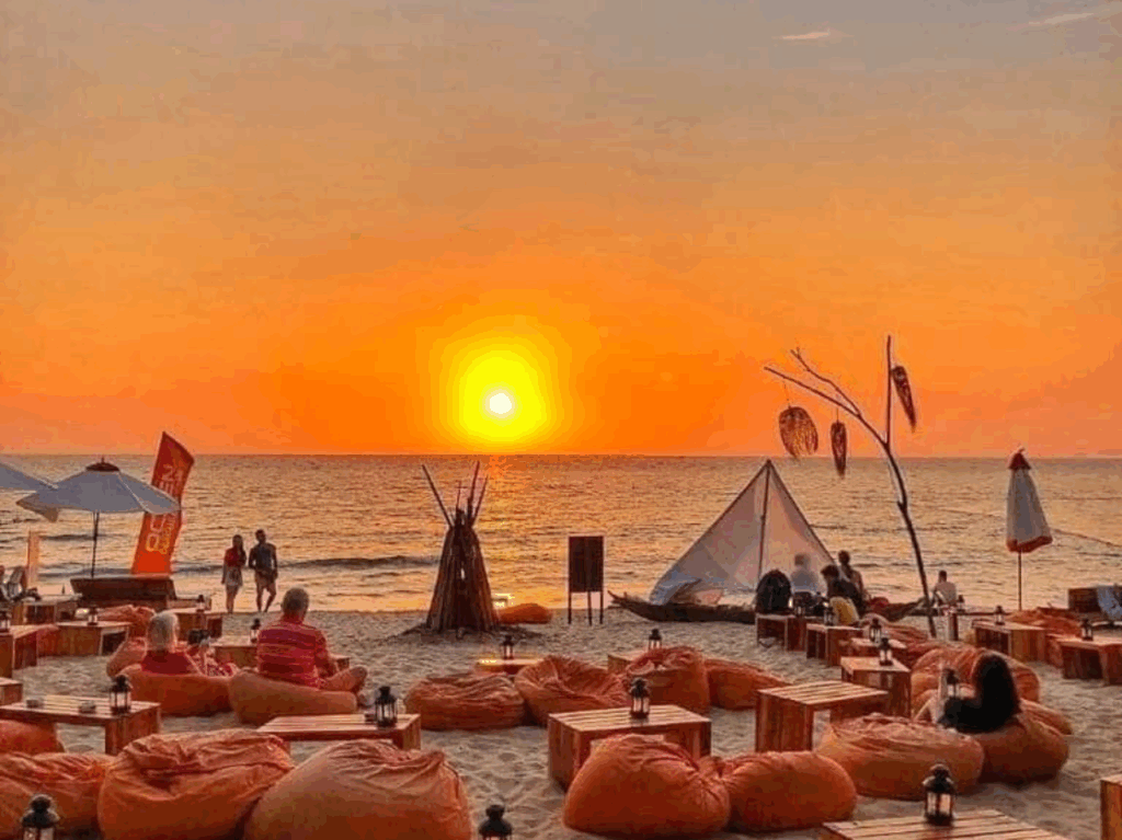 Sunset Sanato Beach Club Phú Quốc