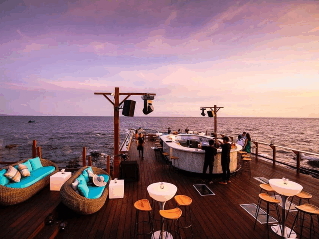 Sunset Sanato Beach Club Phú Quốc