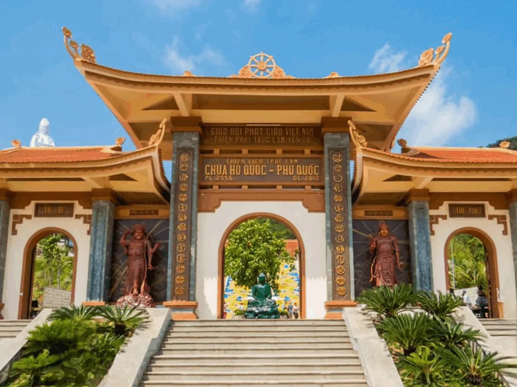 Toàn cảnh Chùa Hộ Quốc Phú Quốc
