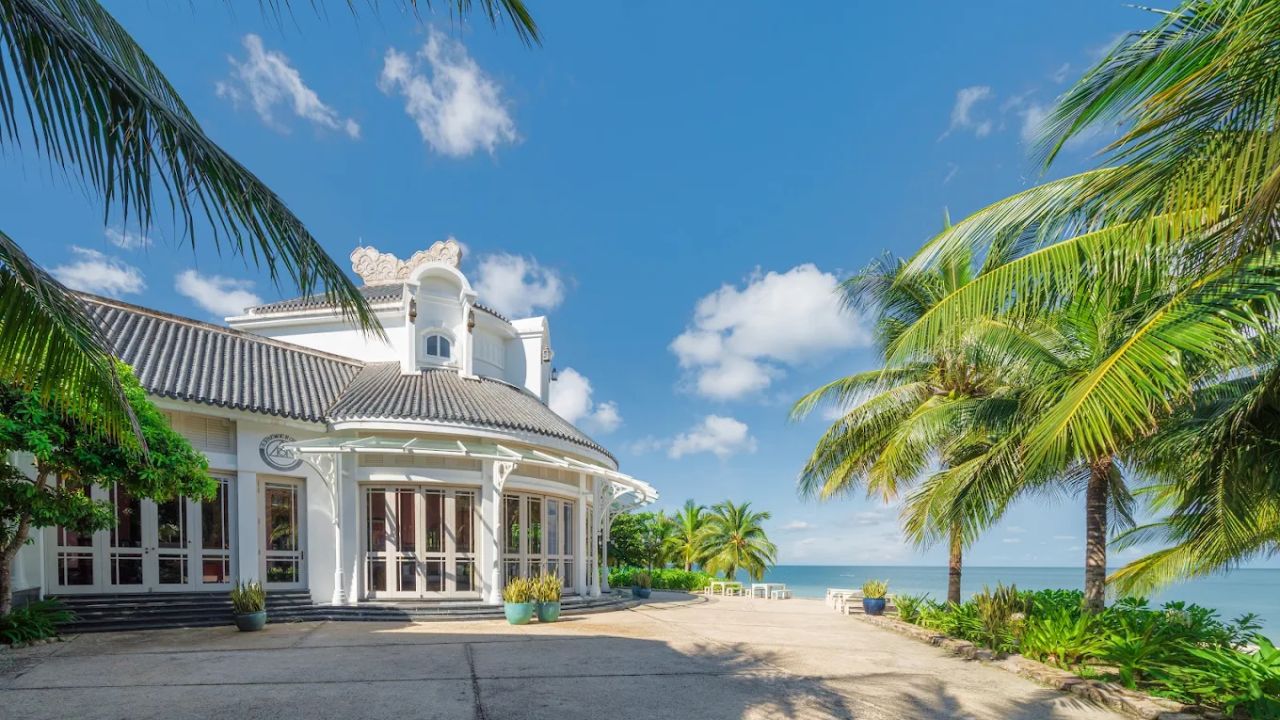 JW Marriott Phu Quoc Emerald Bay nằm ở Bãi Khem, Phú Quốc