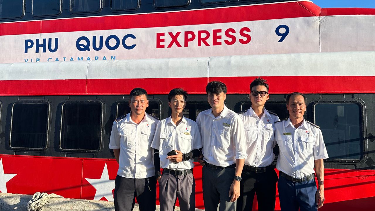 Thuyền viên trên tàu Phú Quốc Express 9 đi Phú Quốc