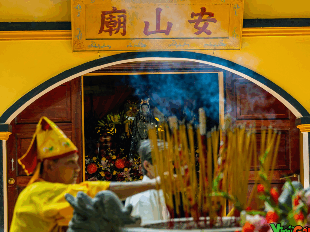 婆菲燕庙 Côn Đảo(安山庙)
