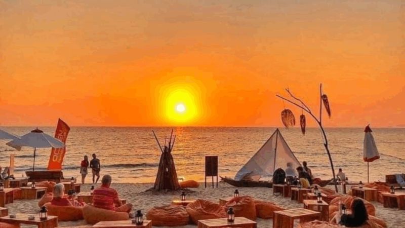 Sunset Sanato Beach Phú Quốc
