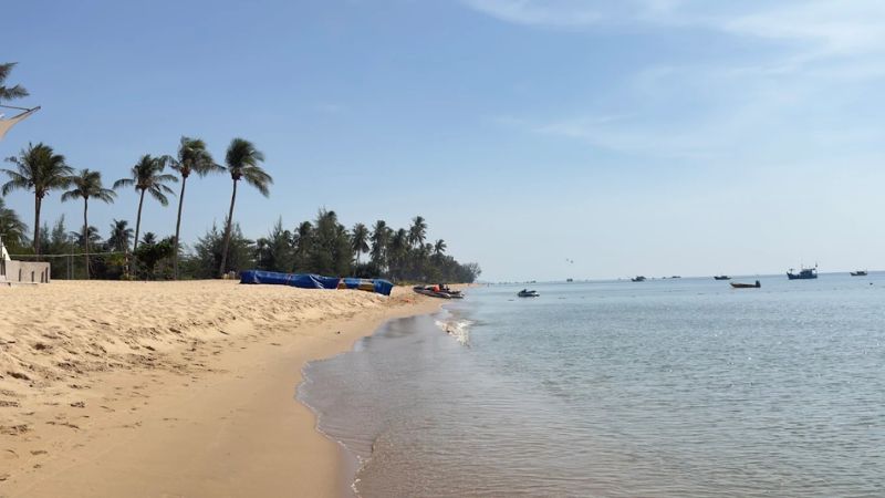 Sunset Sanato Beach stretches 400 m at North Bai Truong