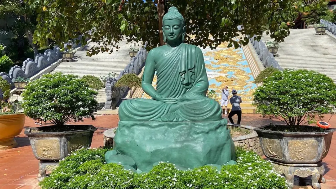 Tượng Phật ngọc ở chùa Hộ Quốc, Phú Quốc