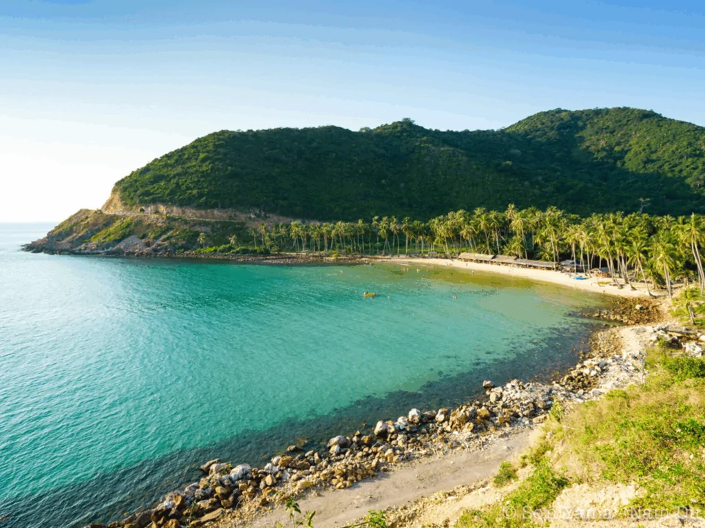 Nồm Island Nam Du