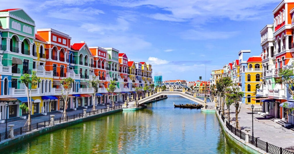 Kiến trúc độc đáo bên dòng kênh Venice tại Grand World Phú Quốc