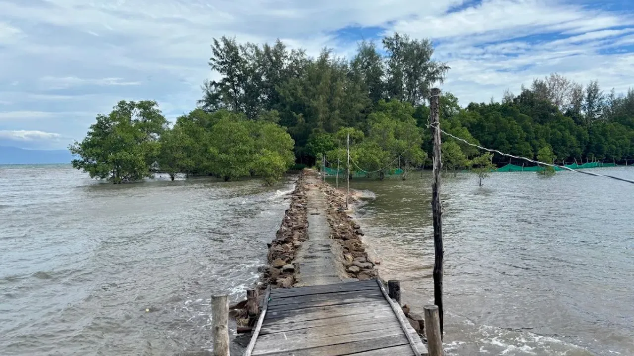 The feeling of wading through the clear sea to land on the island