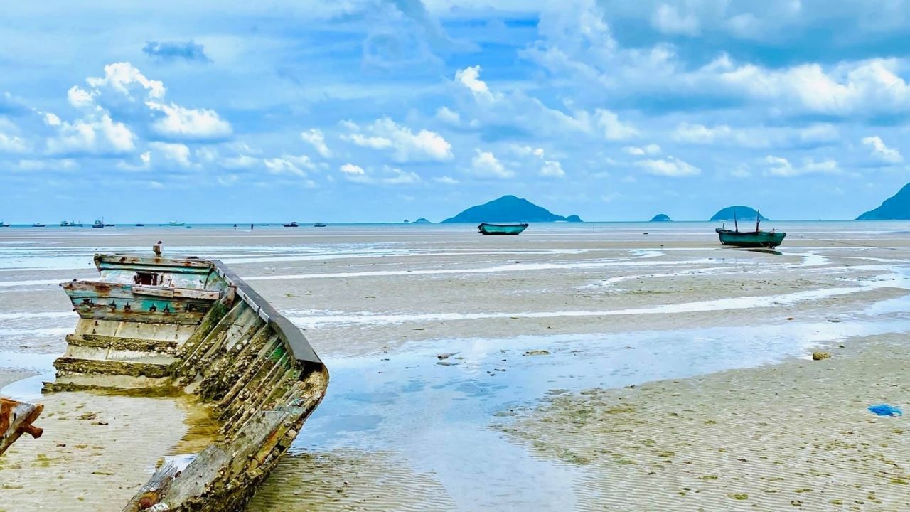 Vẻ đẹp hoang sơ và bình yên tại Bãi Lò Vôi Côn Đảo