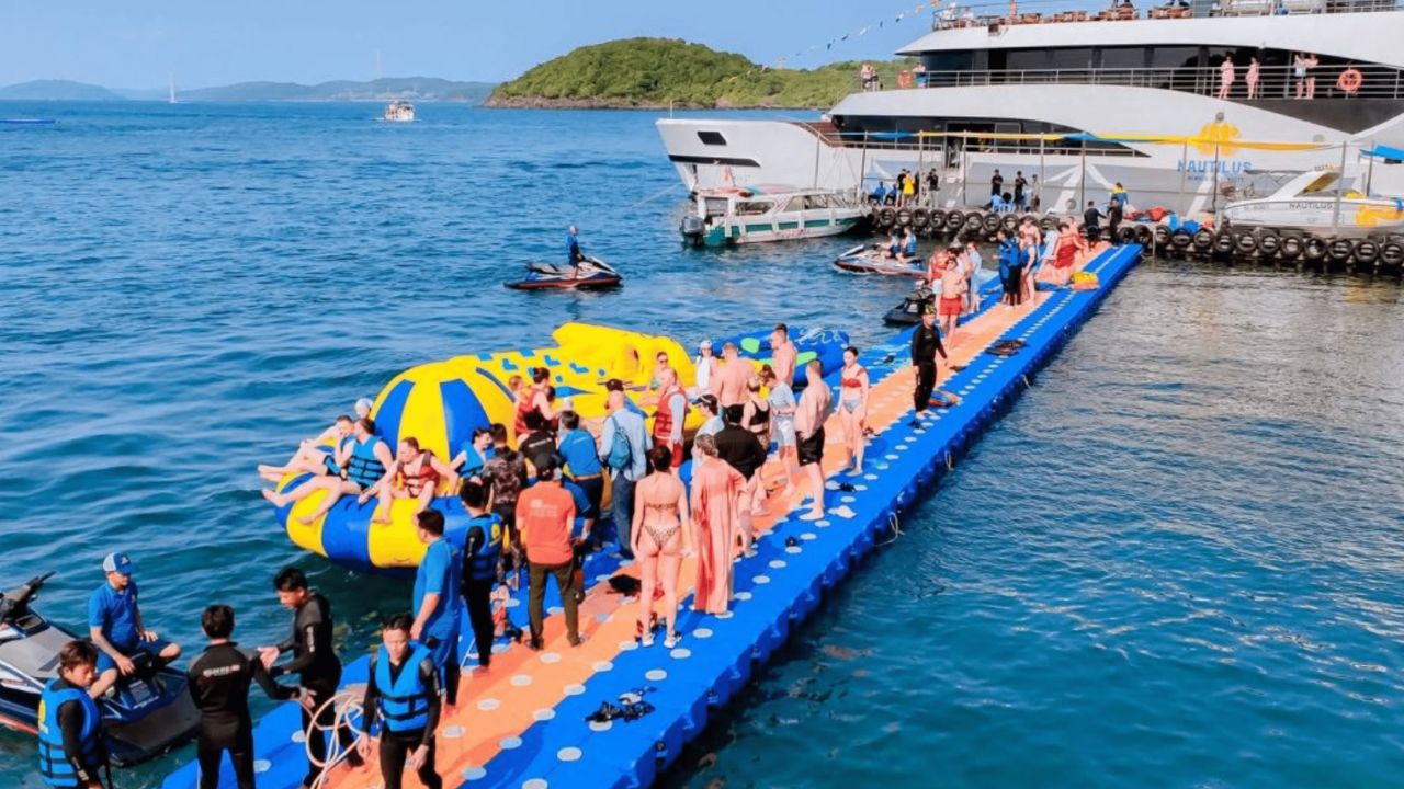 Hoạt động jetski và parasailing tại khu vực Ocean Pearl