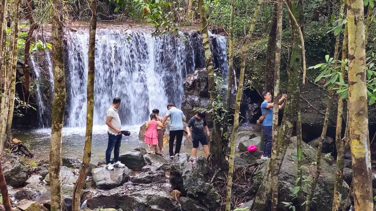 Tắm suối Tranh Phú Quốc
