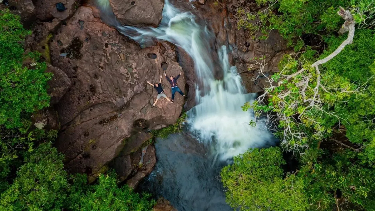 Trekking rừng ở Suối Tranh