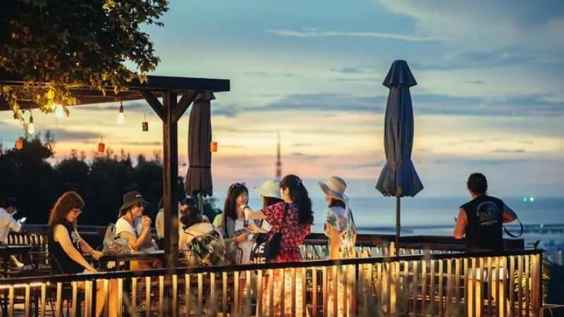 Chuồn Chuồn Bistro & Skybar Phú Quốc