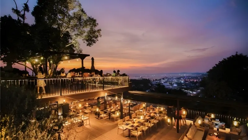 Chuồn Chuồn Bistro & Skybar Phú Quốc