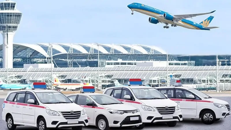 Di chuyển bằng Taxi tại sân bay Chu Lai.