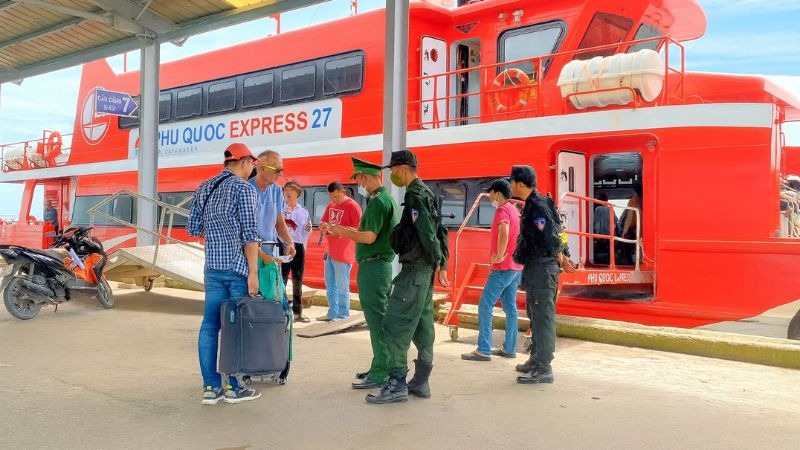 Tàu cao tốc 5 sao Phú Quốc Express tuyến Sa Kỳ đi Lý Sơn