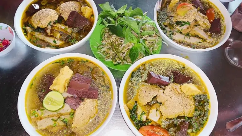 Bún riêu cua bà Hai Khiêm - Quán ăn Côn Đảo ngon