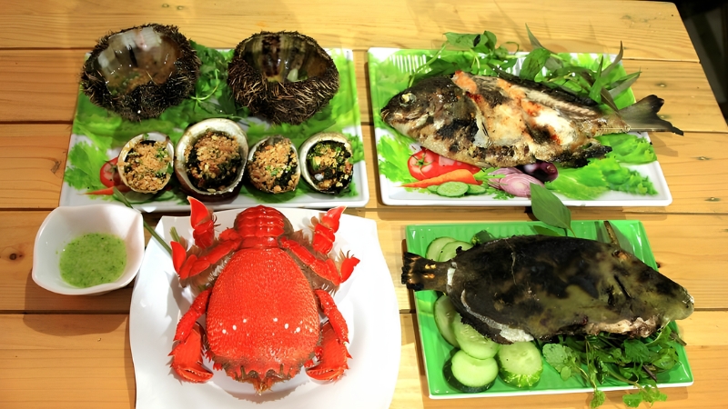 Mâm hải sản Lý Sơn
