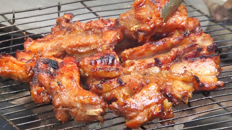 ភោជនីយដ្ឋាន​ពពែ​វង្វេង និង​ភោជនីយដ្ឋាន​អង្ករ​បាក់ Côn Đảo