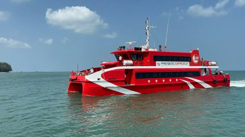 The Phú Quốc Express fleet on the Sa Kỳ Lý Sơn route