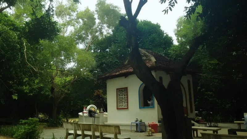 Cầu bình an, tài lộc và mẹo xin sức khỏe tại Miếu Cậu Côn Đảo