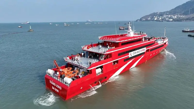 Siêu tàu Thăng Long của Phú Quốc Express rẽ sóng tiến về Côn Đảo
