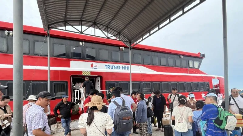 Tàu Trưng Nhị tuyến Trần Đề - Côn Đảo