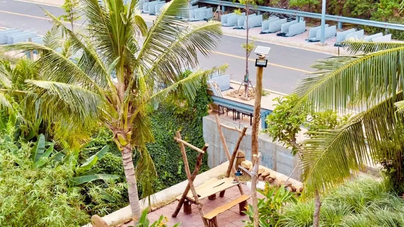 Tiệm Cafe Lưng Đồi Côn Đảo