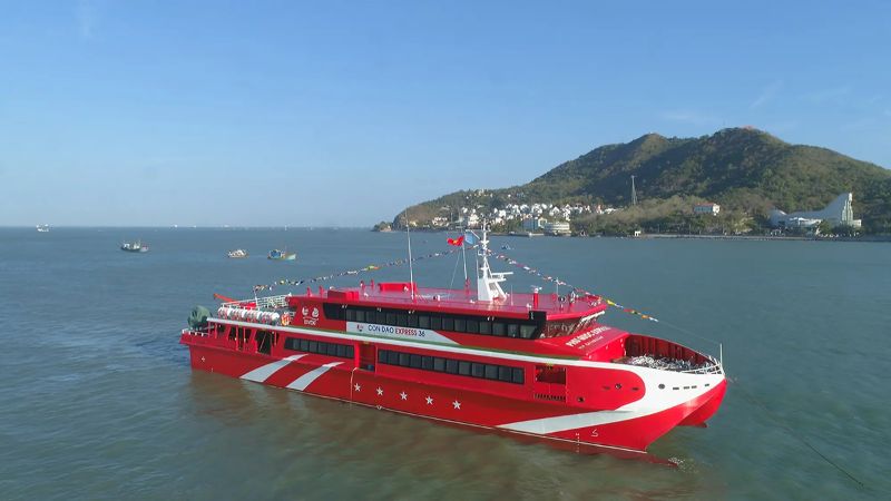 Toàn cảnh tàu Côn Đảo Express 36 ra khơi