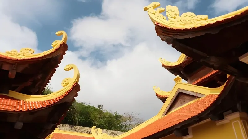 Kinh nghiệm du lịch Vân Sơn Tự Côn Đảo