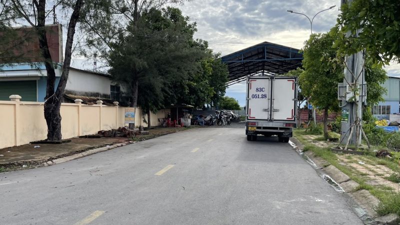 Bãi đỗ xe nội khu thuộc Ban quản lý Cảng cá Trần Đề